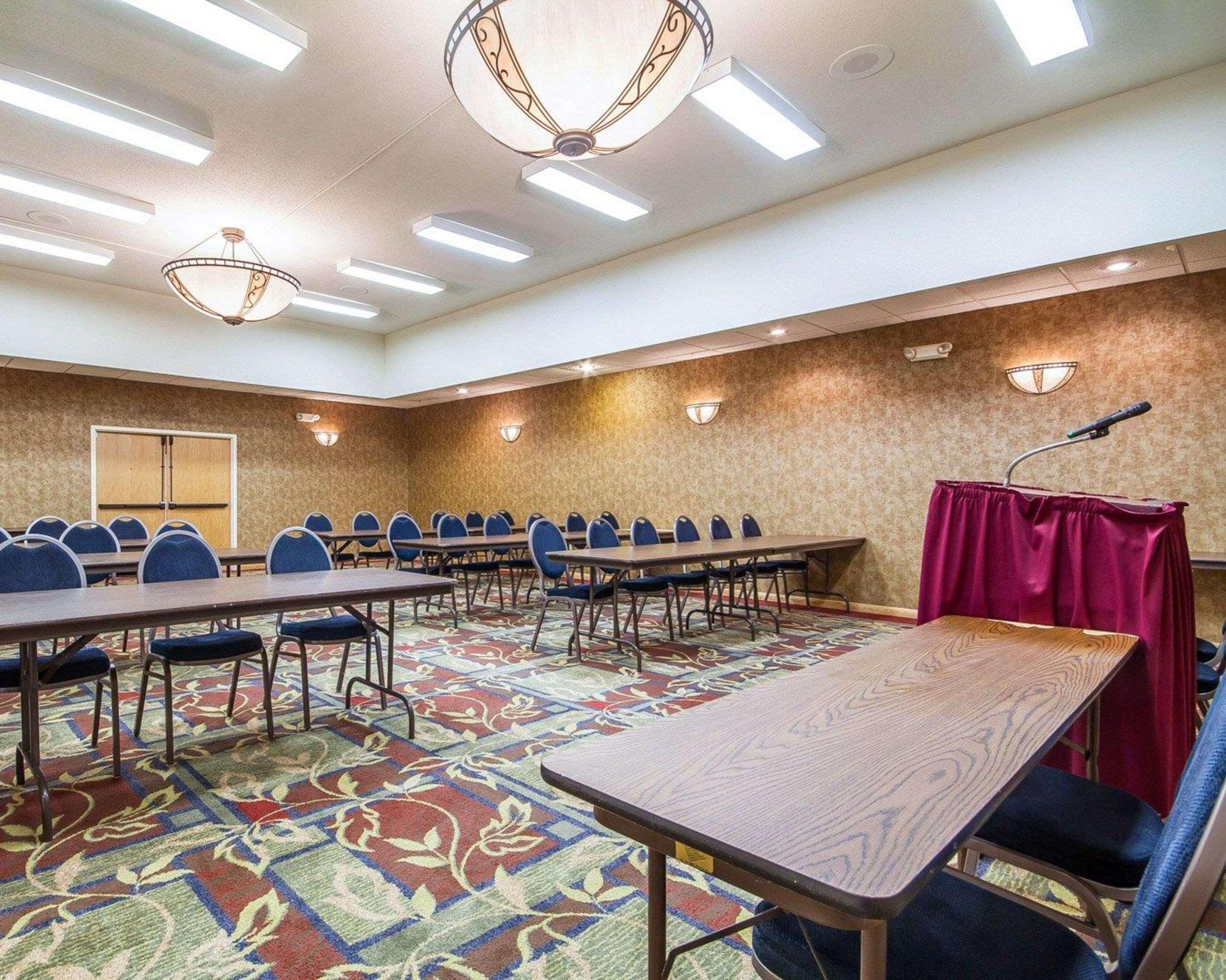 Comfort Inn & Suites Black River Falls I-94 Bagian luar foto