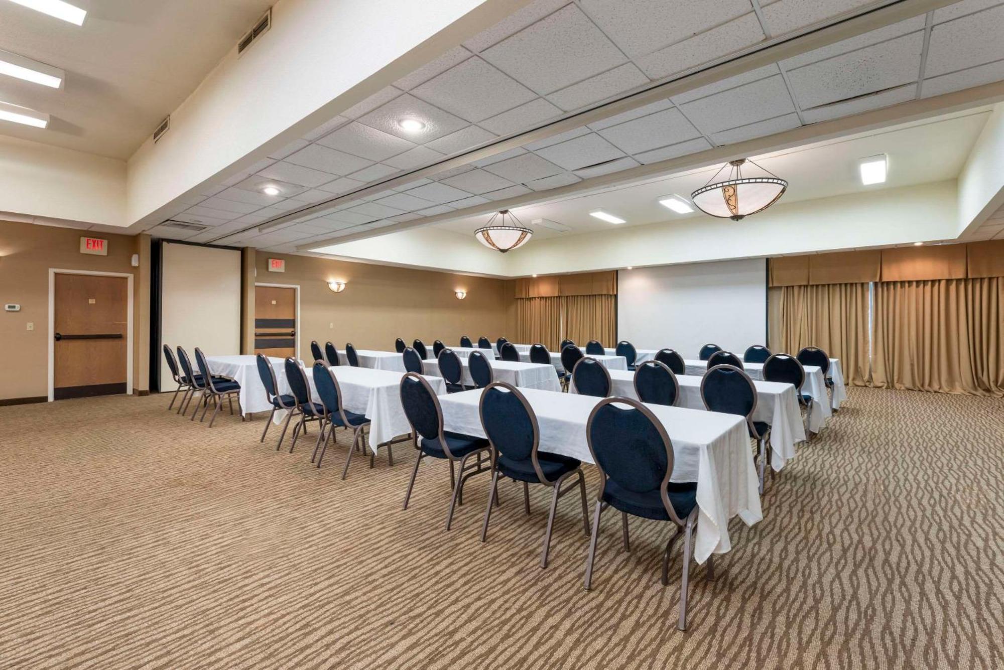Comfort Inn & Suites Black River Falls I-94 Bagian luar foto