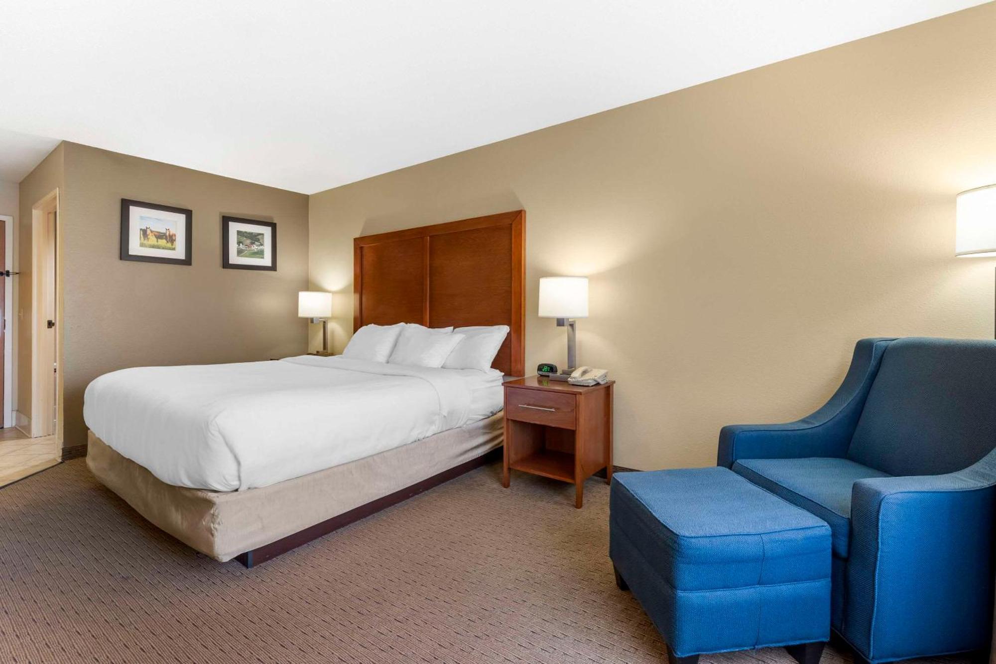Comfort Inn & Suites Black River Falls I-94 Bagian luar foto