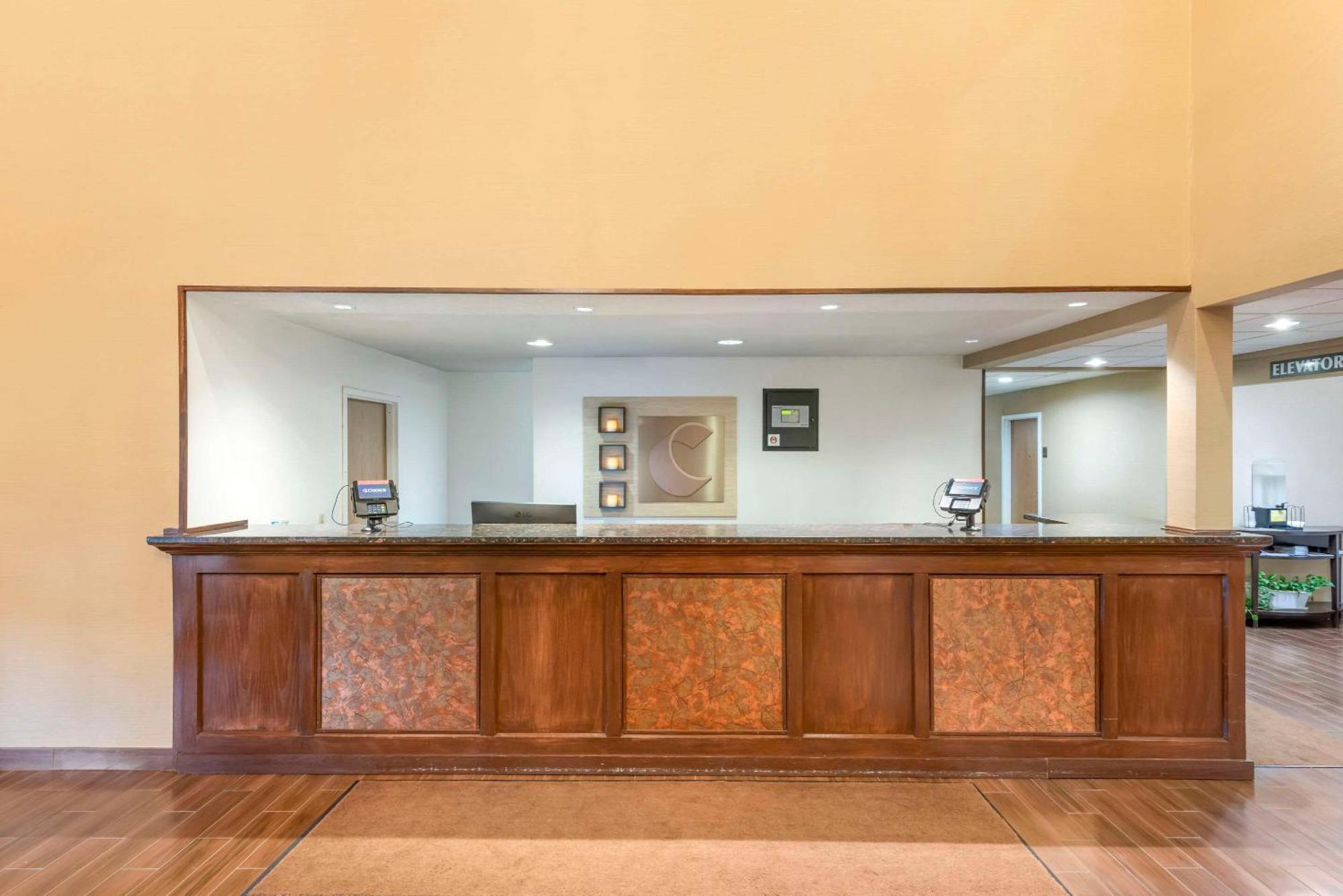 Comfort Inn & Suites Black River Falls I-94 Bagian luar foto