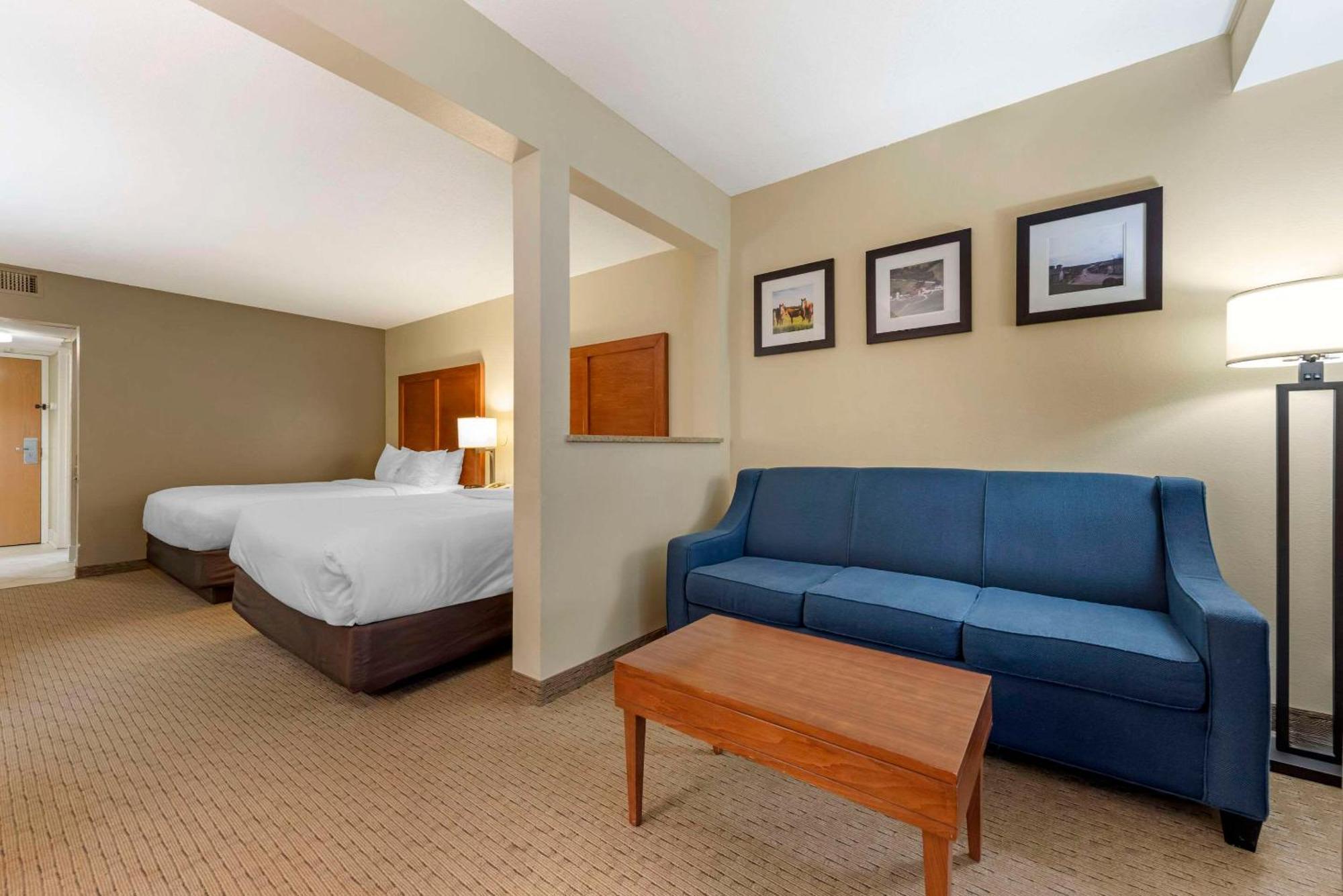 Comfort Inn & Suites Black River Falls I-94 Bagian luar foto
